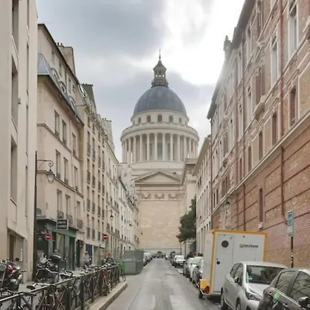 Magnificent Cocoon In The Heart Of Parigi